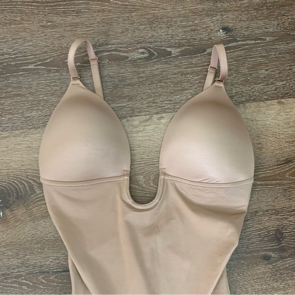 Spanx womens brown Plunge Low-Back Mid-Thigh Bodysuit L - Picture 4 of 11